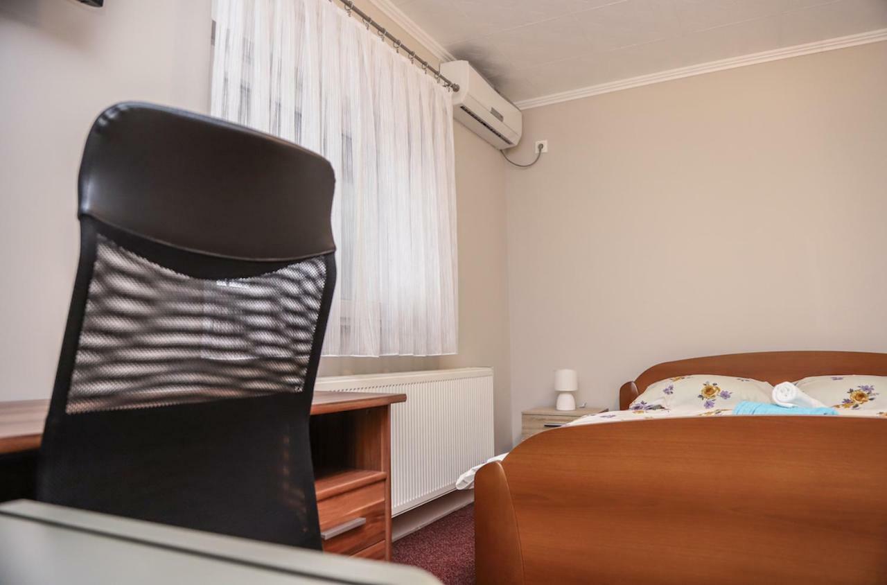 Hotel Zrinski コプリヴィニツァ エクステリア 写真