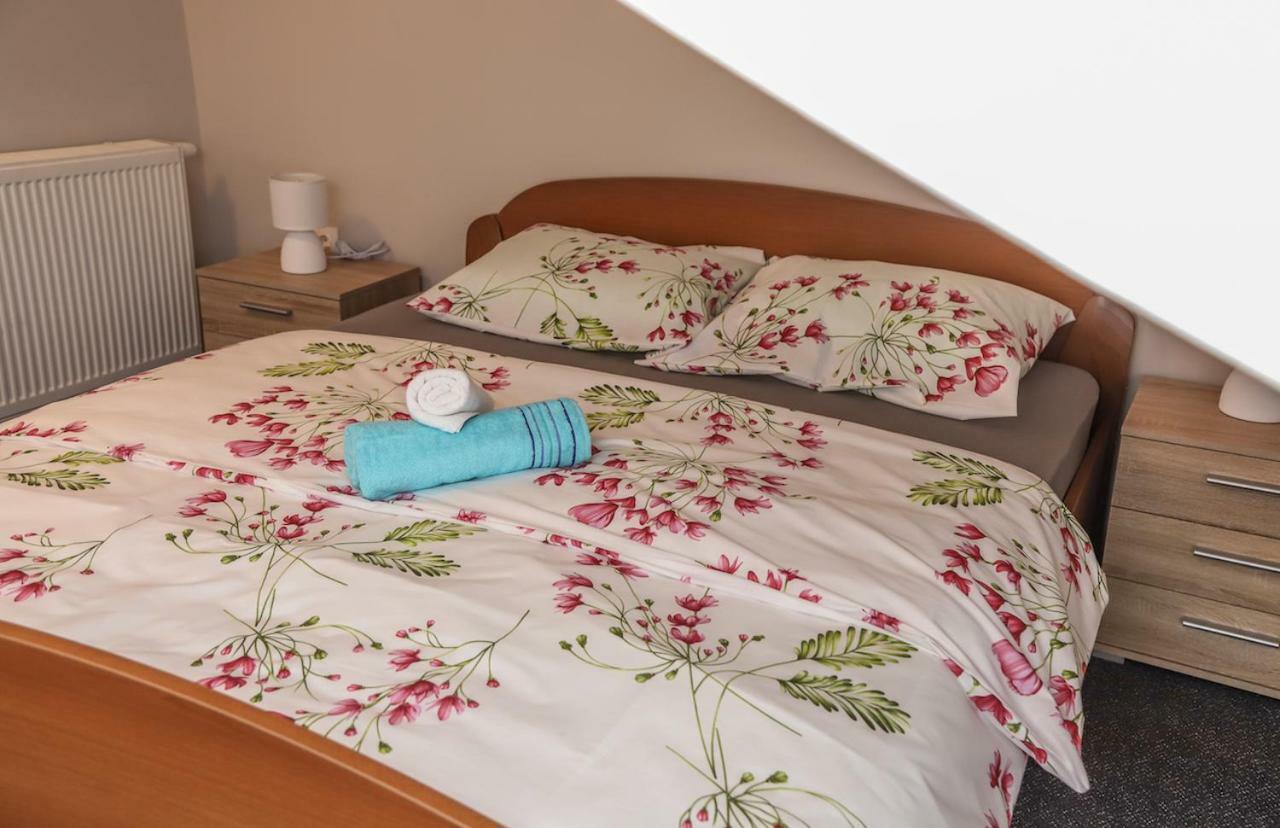 Hotel Zrinski コプリヴィニツァ エクステリア 写真